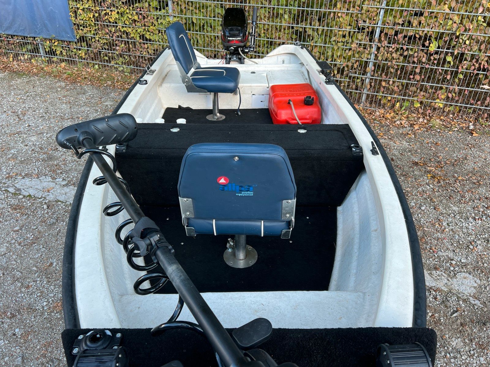 Angelboot Garda 380 mit Motor u. Trailer u. Elektronik