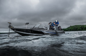 Crestliner Raptor 2100